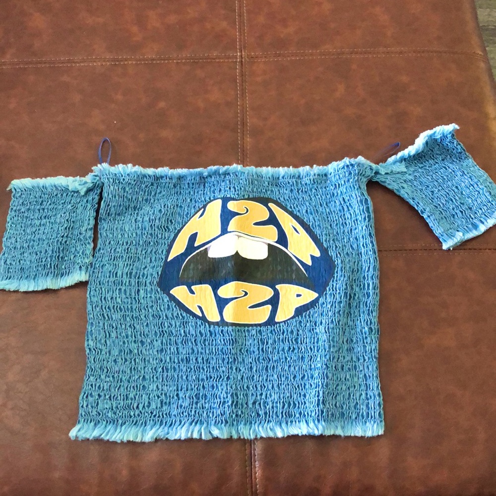 Pitt H2P lips crop top